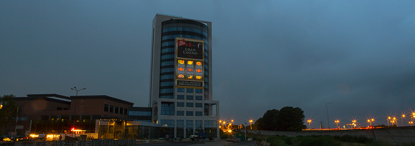 Backlit day-and-night folie