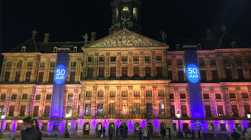 Gevelbanieren Paleis op de Dam